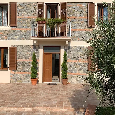 Matilde 12 Pax By Villasretreats Tresana