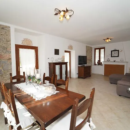 Matilde 12 Pax By Villasretreats Villa Tresana